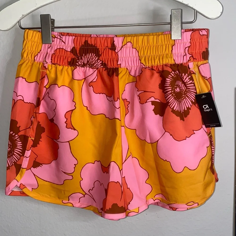 GIRLS GAP DOLPHIN SHORTS